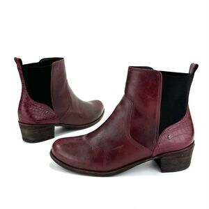 Ugg Burgundy Chelsea Boots Size 10 Leather Shearling Footbed Block Heel Booties